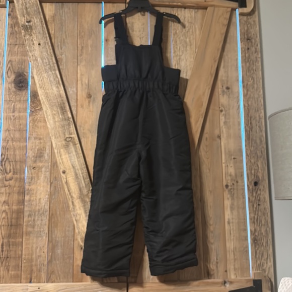4T snow suit - Picture 2 of 3